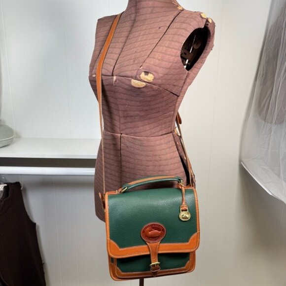 Vintage Dooney & Bourke Evergreen/Tan Leather Med Surrey Carrier Crossbody Bag - Picture 1 of 16